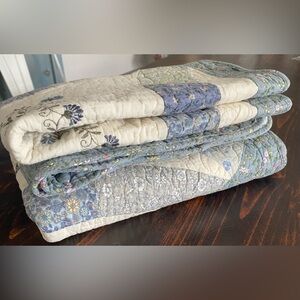 Anna Z Home Quilted Pillow Shams Set 2 Blue Floral Patchwork Cottagecore